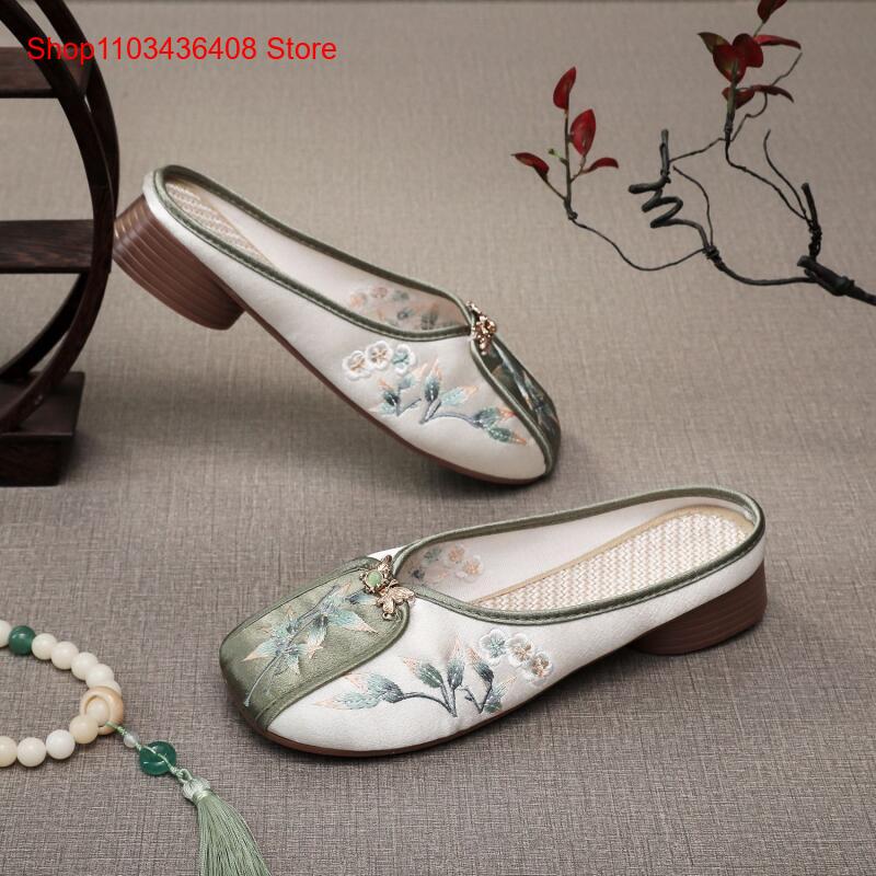 Novos Chinelos Bordados para C - Ethnic Style avaliação e preço