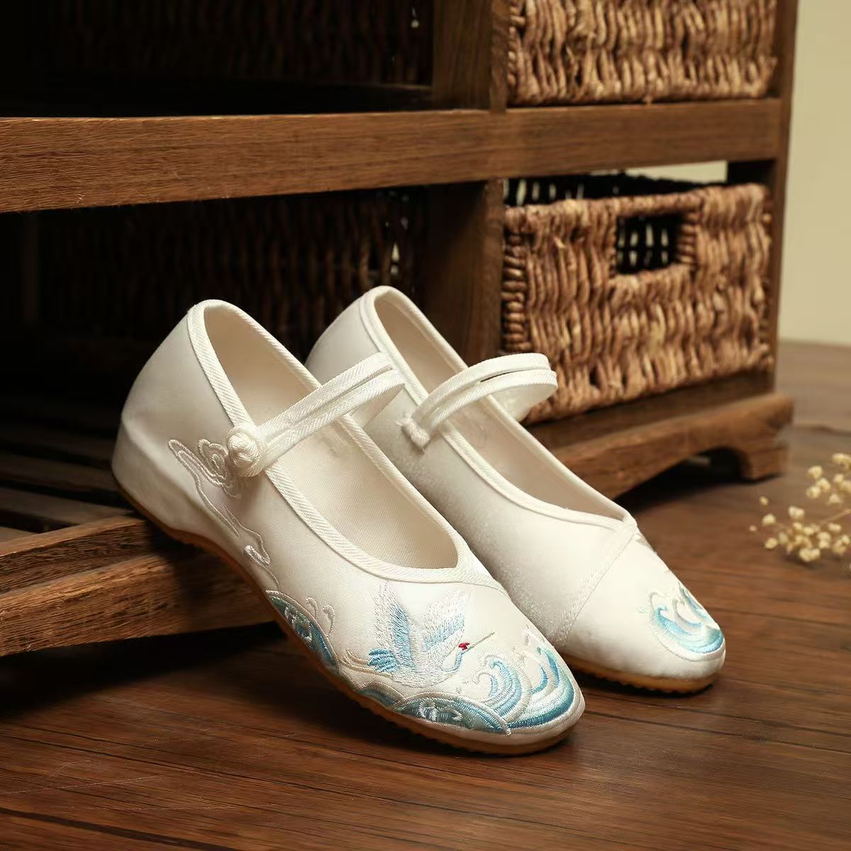 Sapatos femininos de sola plan - Ethnic Fabric avaliação e preço