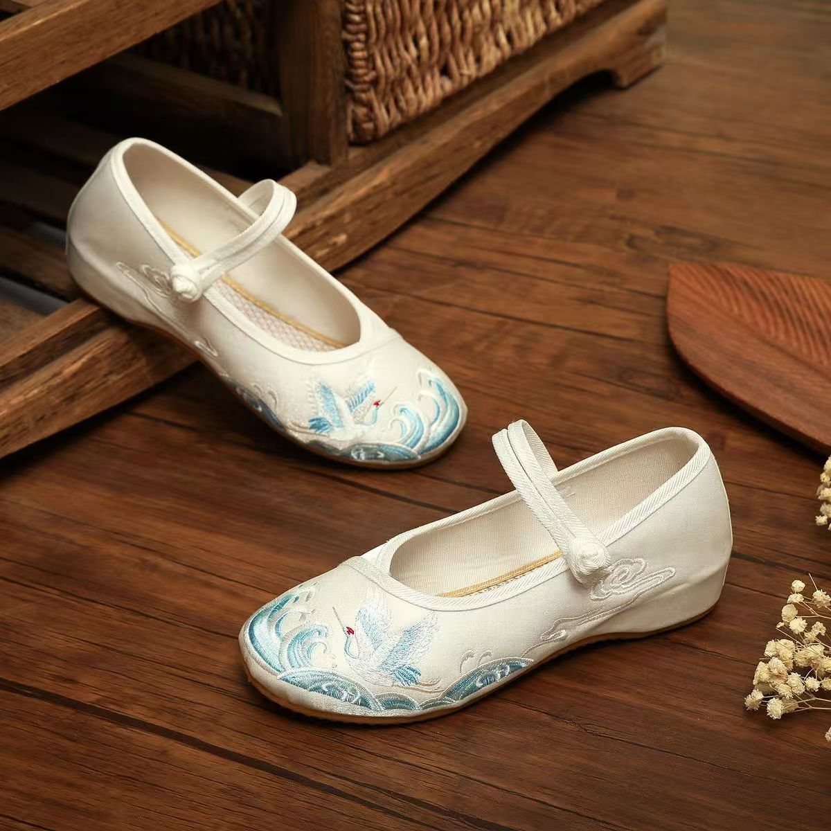 Sapatos femininos de sola plan - Ethnic Fabric avaliação e preço