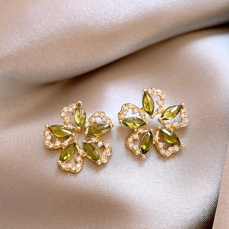 Brincos de Flor com Zircônia V - Ethnic Fashion Wear For Women avaliação e preço